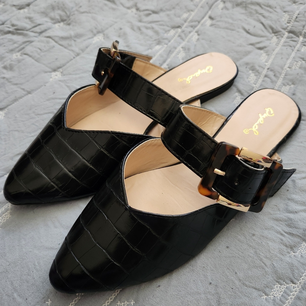 Black pointy flats